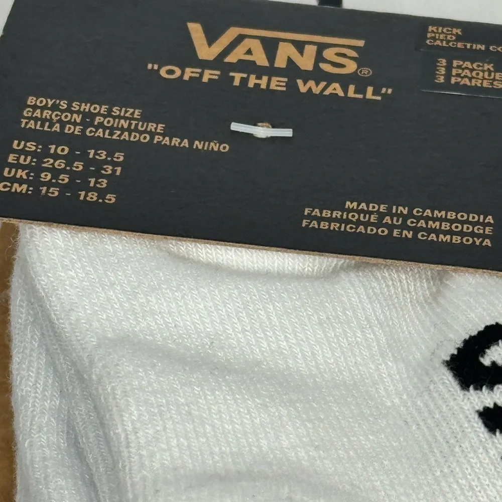 Vans White kick Socks with Black Logo - boys 10-13.5